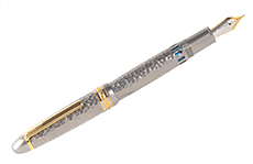 Moonman P136 F (матовый титановый корпус с чеканной фактурой)