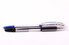 Набор Pentel SuperG  (1 синяя, 1 черная шариковые ручки)