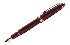 Sailor 1911 Profit Casual F (корпус-красный, отделка- позолота)